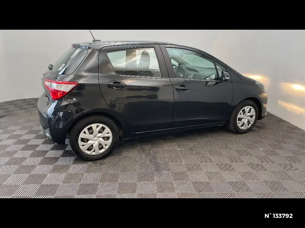 TOYOTA YARIS III - Miniature 3