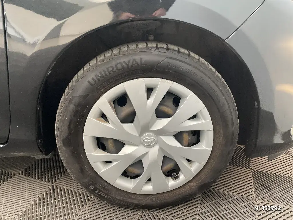 TOYOTA YARIS III - Miniature 5