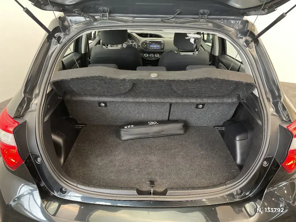 TOYOTA YARIS III - Miniature 10