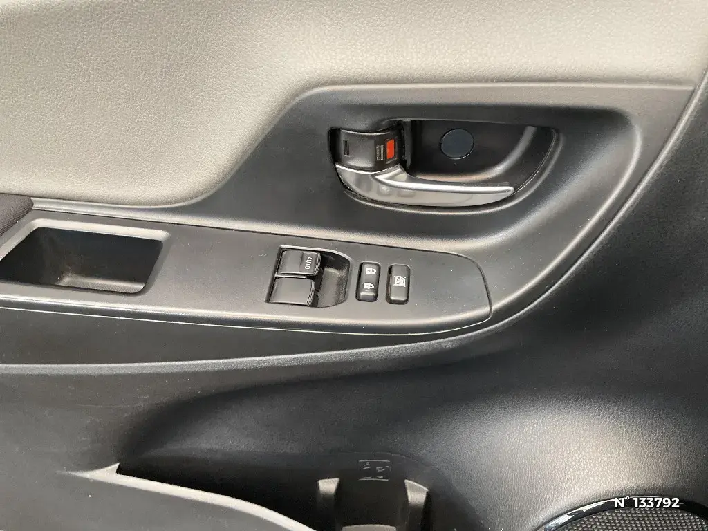 TOYOTA YARIS III - Miniature 16