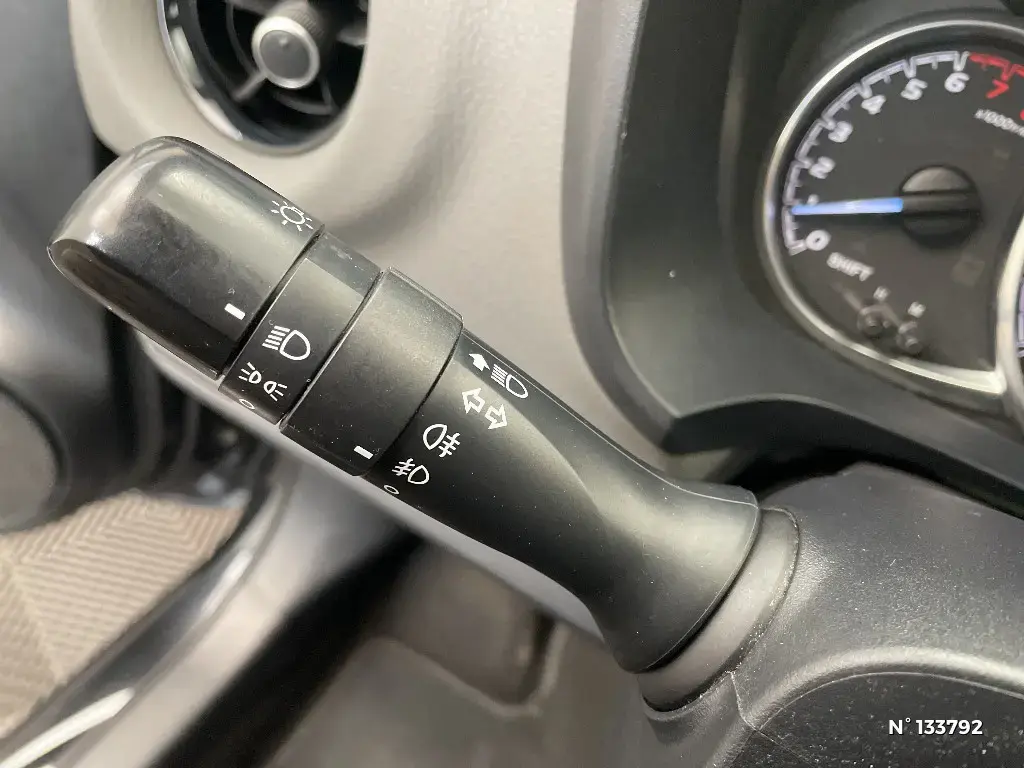 TOYOTA YARIS III - Miniature 18