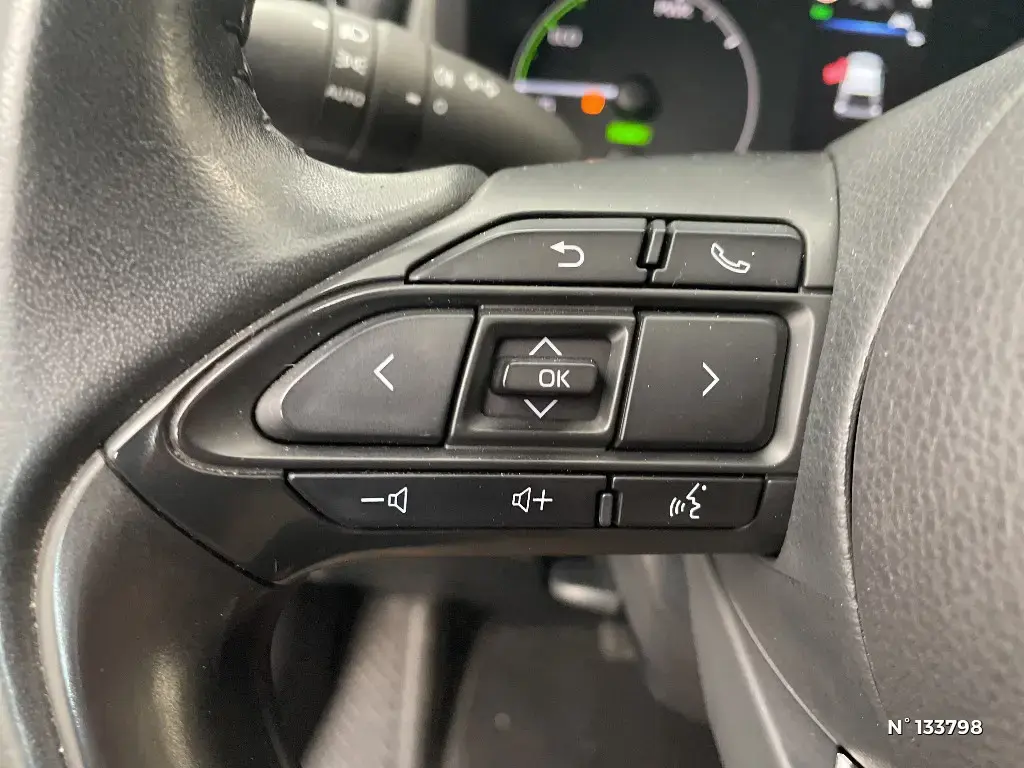 TOYOTA YARIS IV - Miniature 18