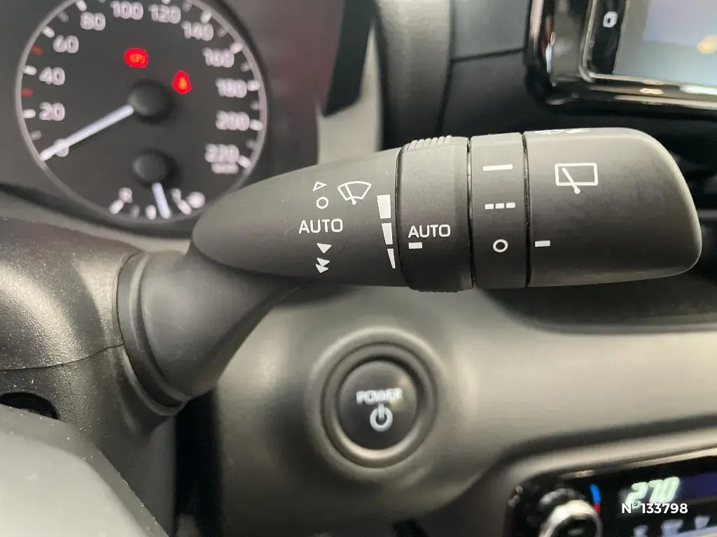 TOYOTA YARIS IV - Miniature 20