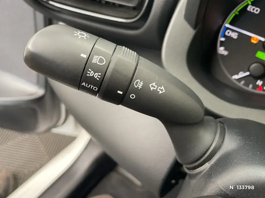 TOYOTA YARIS IV - Miniature 21