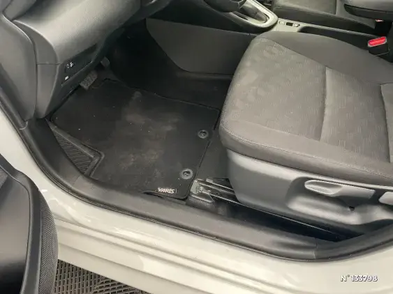 TOYOTA YARIS IV - voiture d'occasion - Photo 28