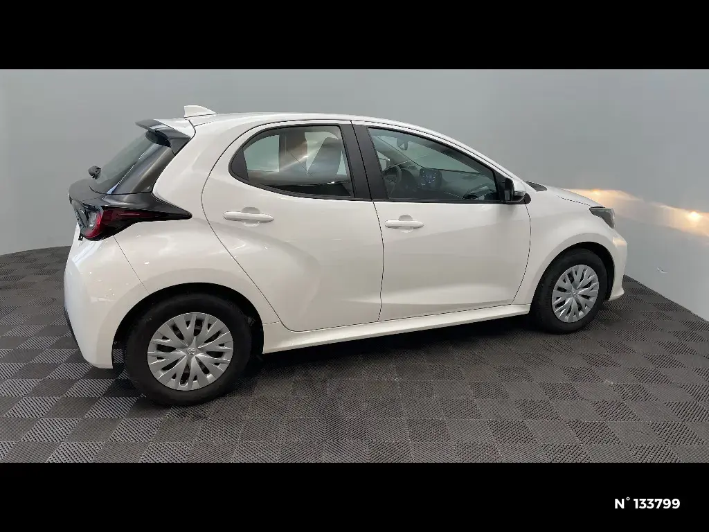 TOYOTA YARIS IV - Miniature 3