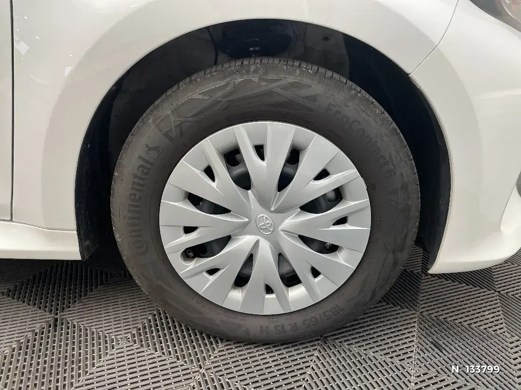 TOYOTA YARIS IV - Miniature 5