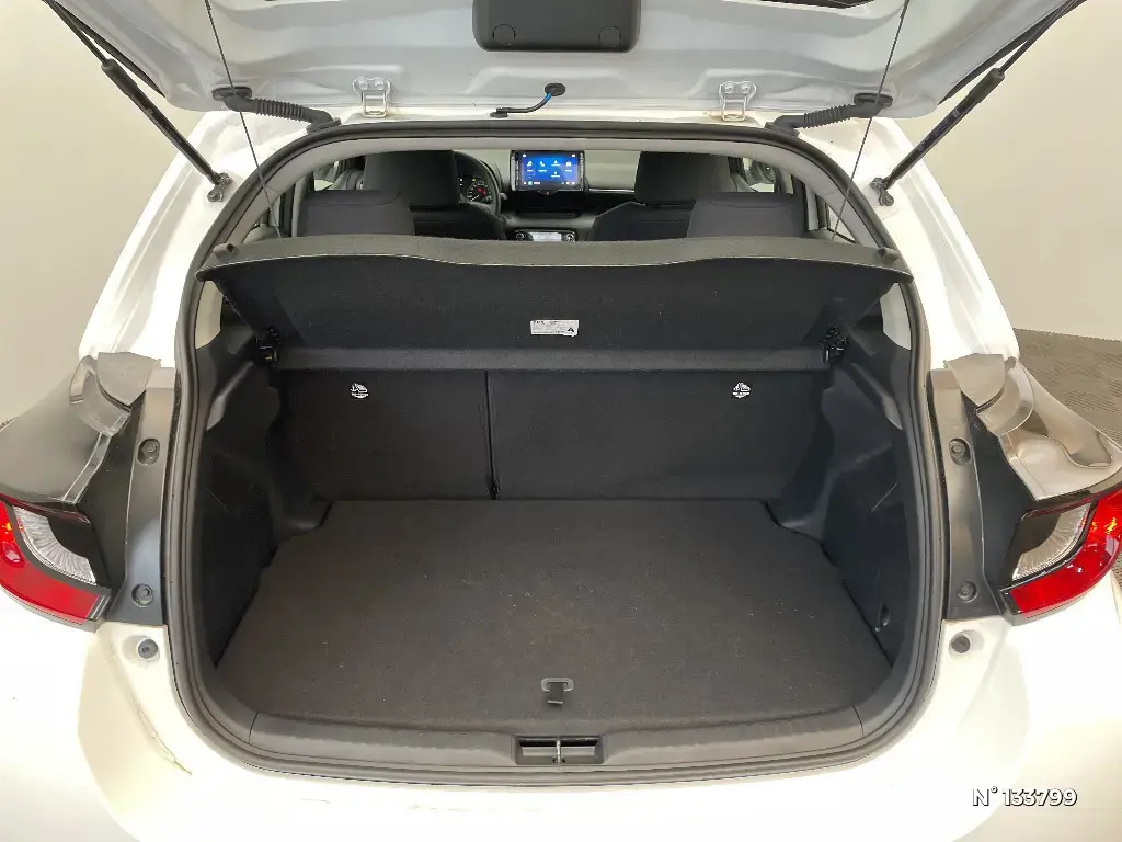 TOYOTA YARIS IV - Miniature 10