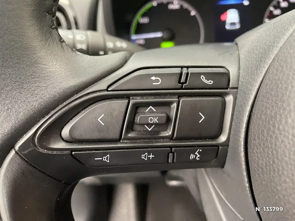 TOYOTA YARIS IV - Miniature 18