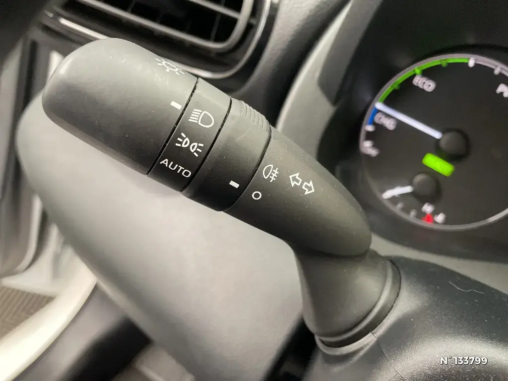 TOYOTA YARIS IV - Miniature 21
