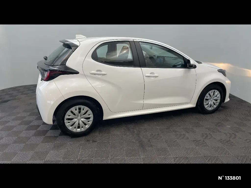 TOYOTA YARIS IV - Miniature 3