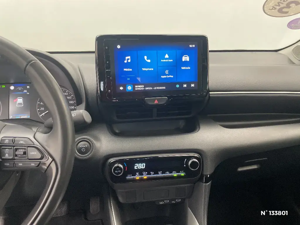 TOYOTA YARIS IV - Miniature 7