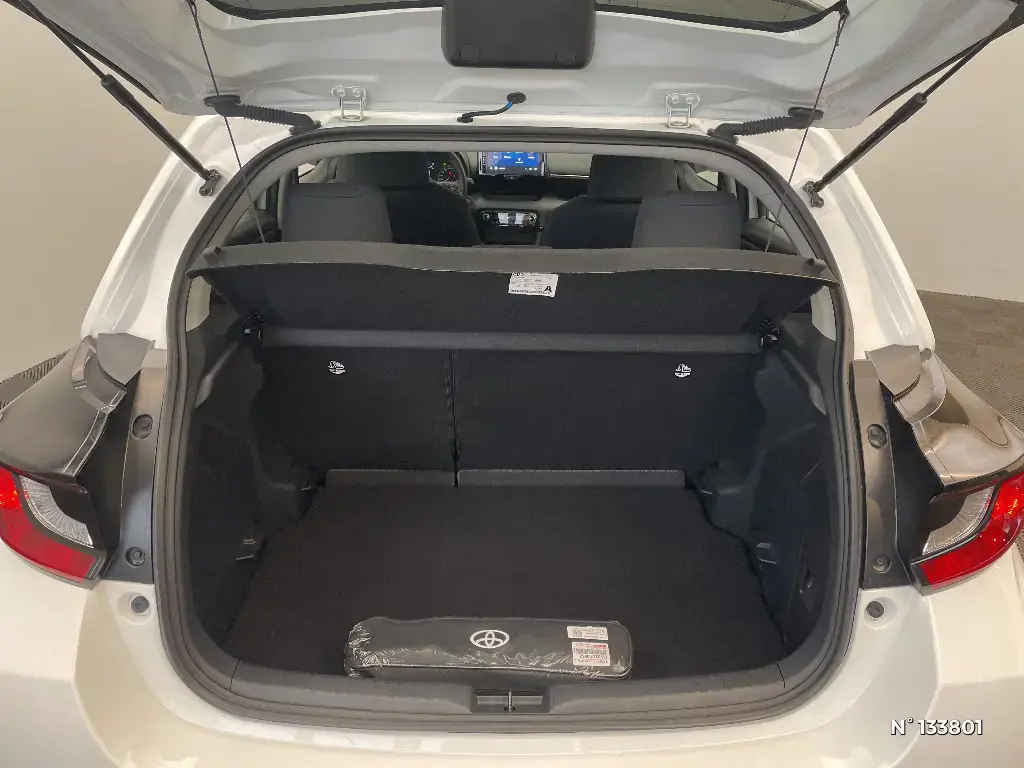 TOYOTA YARIS IV - Miniature 10