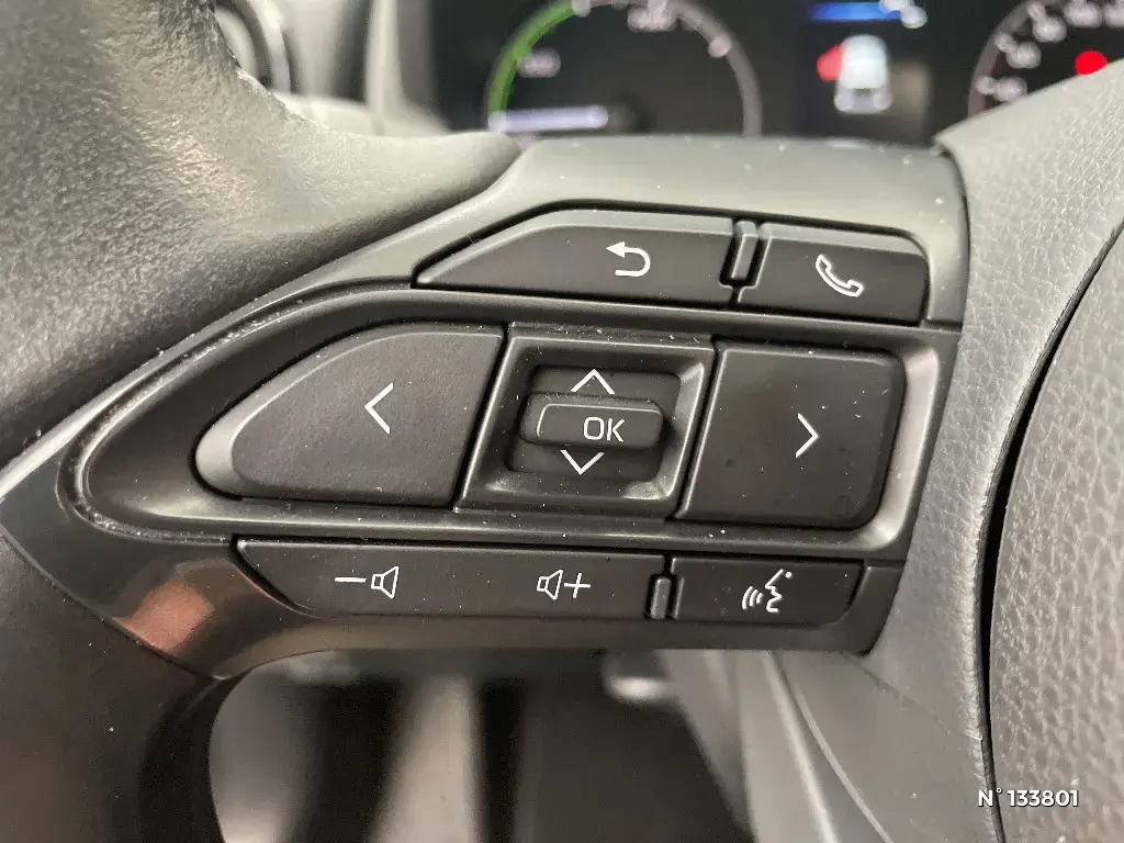 TOYOTA YARIS IV - Miniature 18