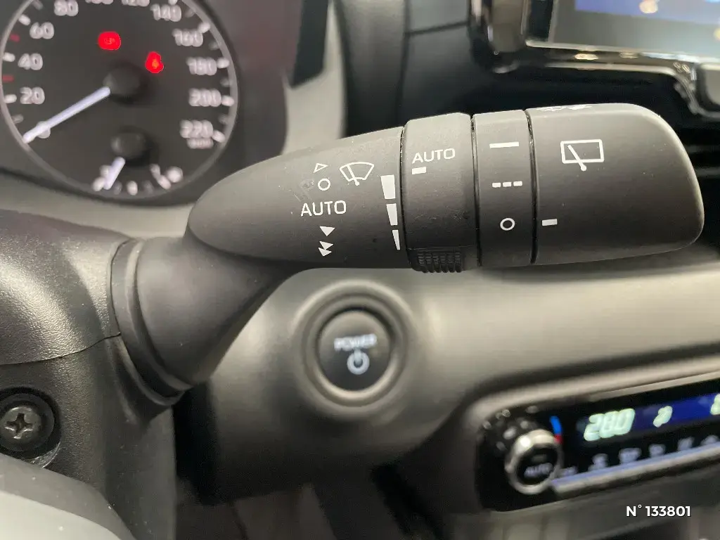 TOYOTA YARIS IV - Miniature 20