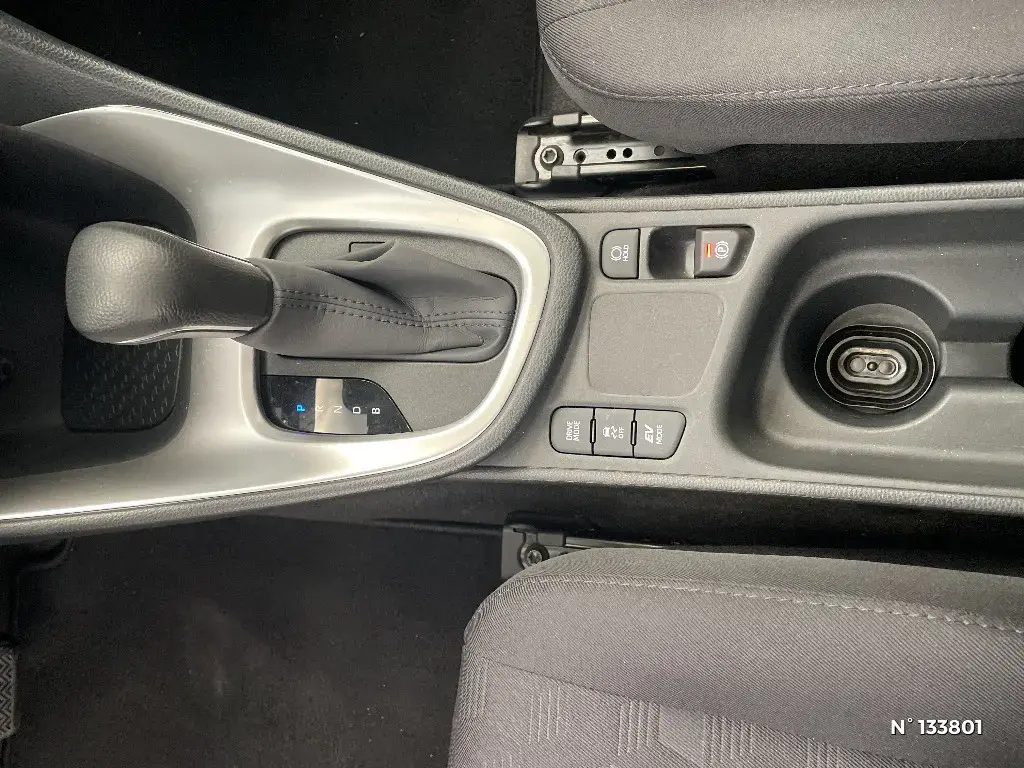 TOYOTA YARIS IV - Miniature 22
