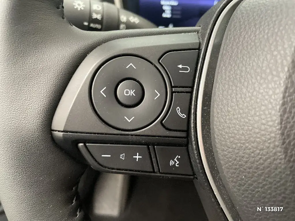 TOYOTA COROLLA XII - Miniature 17