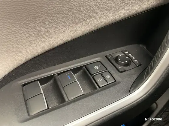 TOYOTA RAV4 V - voiture d'occasion - Photo 35