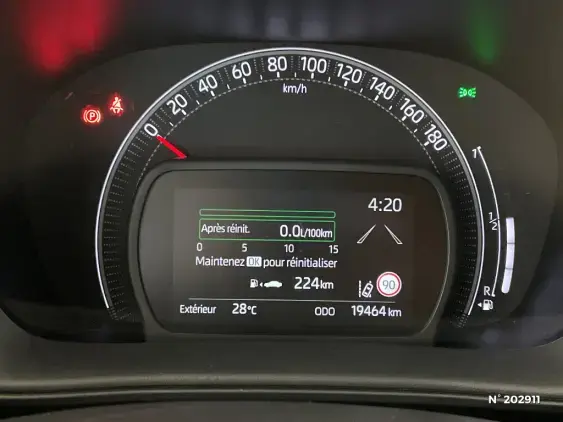 TOYOTA AYGO X - voiture d'occasion - Photo 12