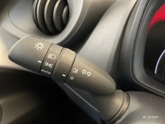 TOYOTA AYGO X - voiture d'occasion - Photo 28