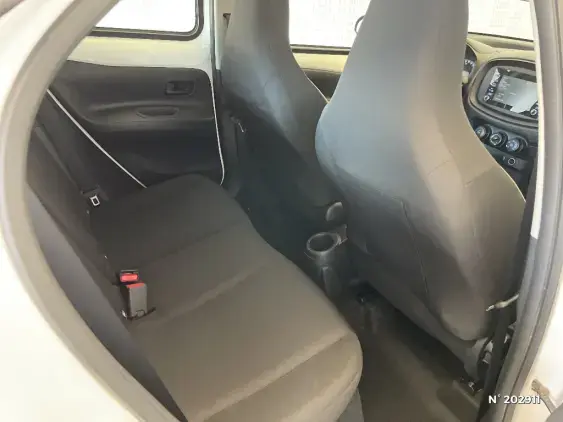 TOYOTA AYGO X - voiture d'occasion - Photo 11