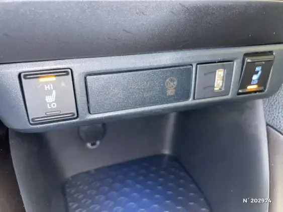 TOYOTA YARIS IV - voiture d'occasion - Photo 8