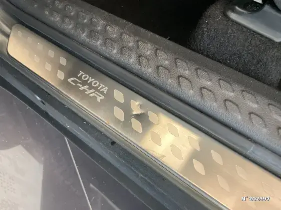 TOYOTA C-HR - voiture d'occasion - Photo 25