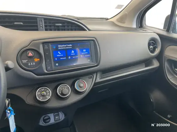 TOYOTA YARIS III - voiture d'occasion - Photo 12