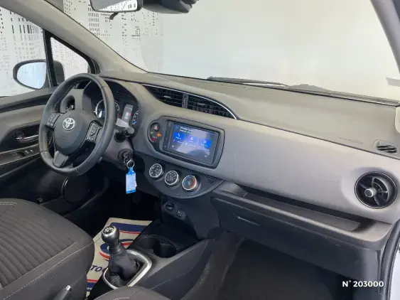 TOYOTA YARIS III - voiture d'occasion - Photo 9