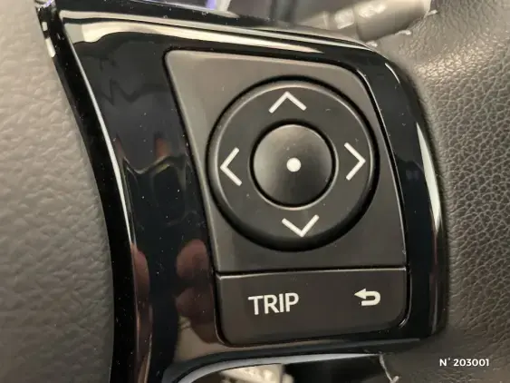 TOYOTA YARIS III - voiture d'occasion - Photo 30