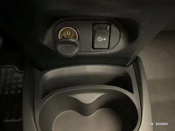 TOYOTA YARIS III - voiture d'occasion - Photo 32