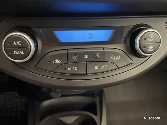 TOYOTA YARIS III - voiture d'occasion - Photo 33