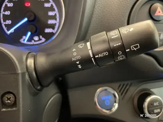 TOYOTA YARIS III - voiture d'occasion - Photo 36