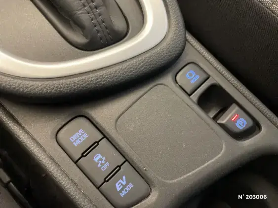 TOYOTA YARIS IV - voiture d'occasion - Photo 33