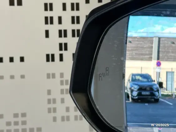 TOYOTA RAV4 V - voiture d'occasion - Photo 35