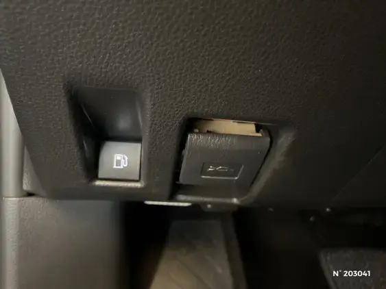 TOYOTA RAV4 V - voiture d'occasion - Photo 38