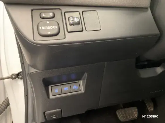 TOYOTA YARIS III - voiture d'occasion - Photo 15