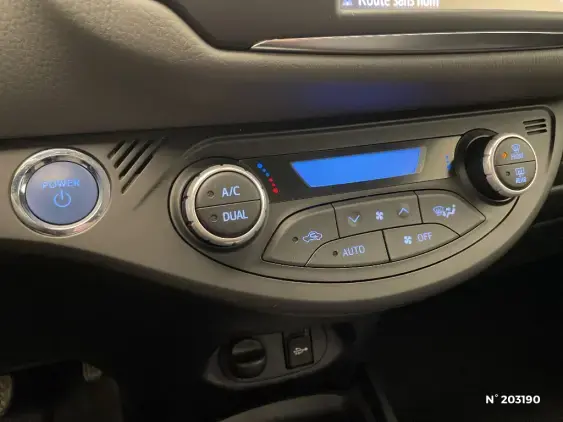 TOYOTA YARIS III - voiture d'occasion - Photo 30