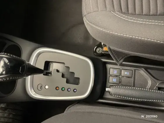 TOYOTA YARIS III - voiture d'occasion - Photo 31