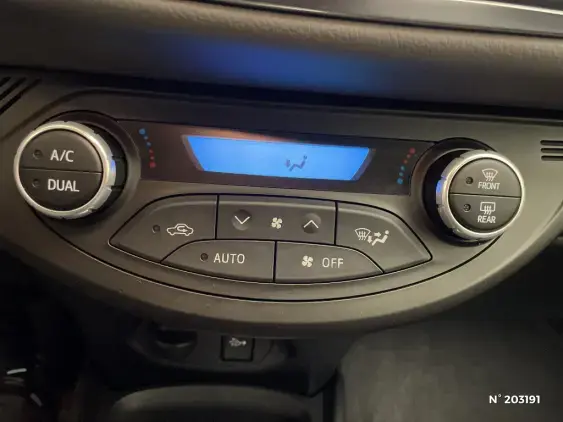 TOYOTA YARIS III - voiture d'occasion - Photo 32