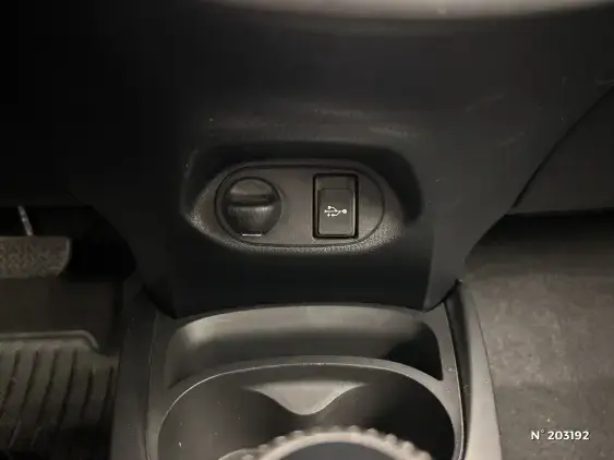 TOYOTA YARIS III - voiture d'occasion - Photo 26