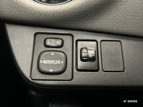TOYOTA YARIS III - voiture d'occasion - Photo 35