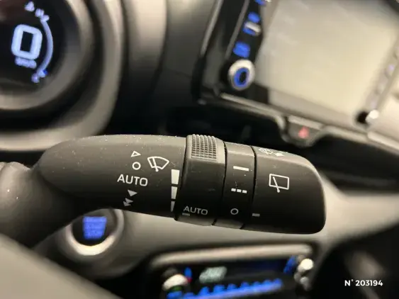 TOYOTA YARIS IV - voiture d'occasion - Photo 29