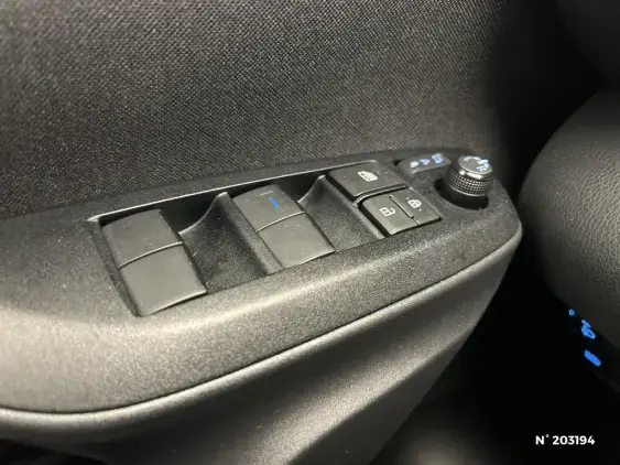 TOYOTA YARIS IV - voiture d'occasion - Photo 31