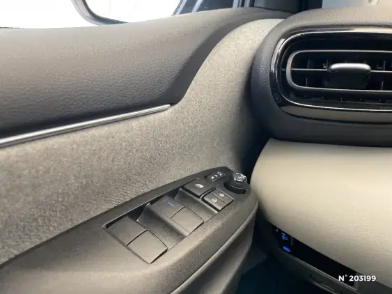 TOYOTA YARIS IV - voiture d'occasion - Photo 38