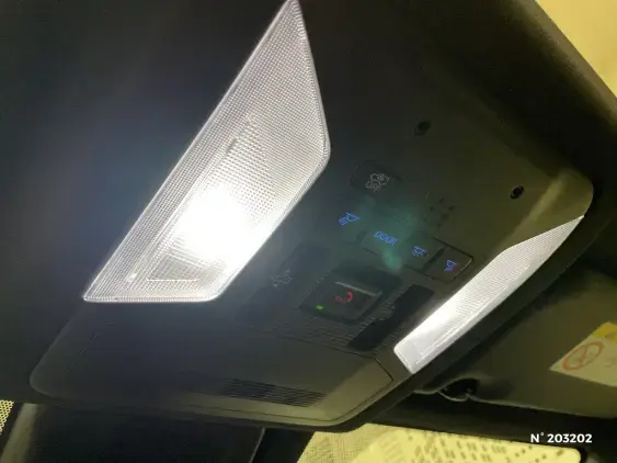 TOYOTA RAV4 V - voiture d'occasion - Photo 35