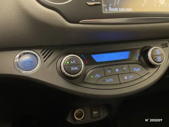 TOYOTA YARIS III - voiture d'occasion - Photo 33