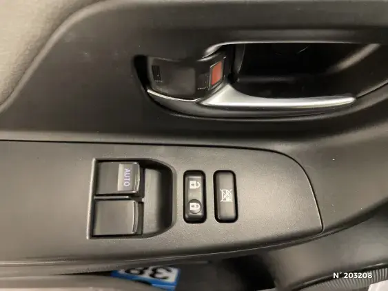 TOYOTA YARIS III - voiture d'occasion - Photo 25