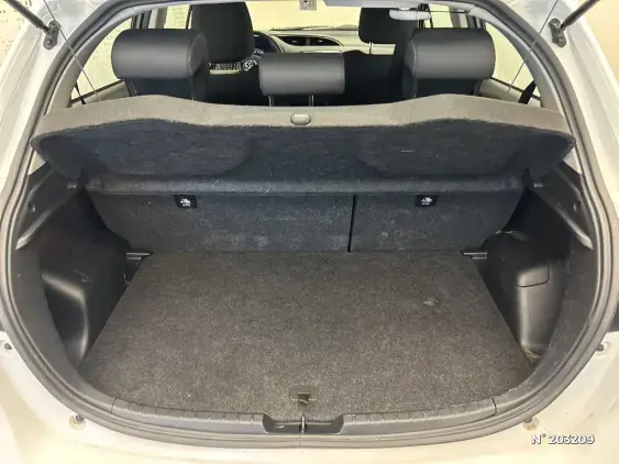 TOYOTA YARIS III - voiture d'occasion - Photo 7