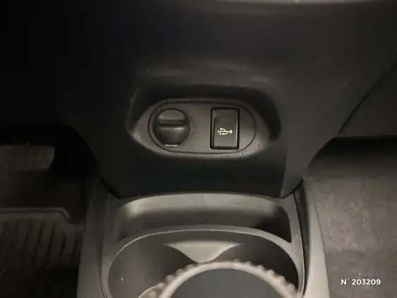 TOYOTA YARIS III - voiture d'occasion - Photo 25